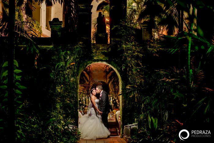 Wedding Planner in Cartagena Colombia. Professional event, reception, and ceremony planning. Exclusive for couples living abroad.