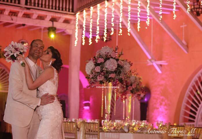 Wedding Planner in Cartagena Colombia. Professional event, reception, and ceremony planning. Exclusive for couples living abroad.