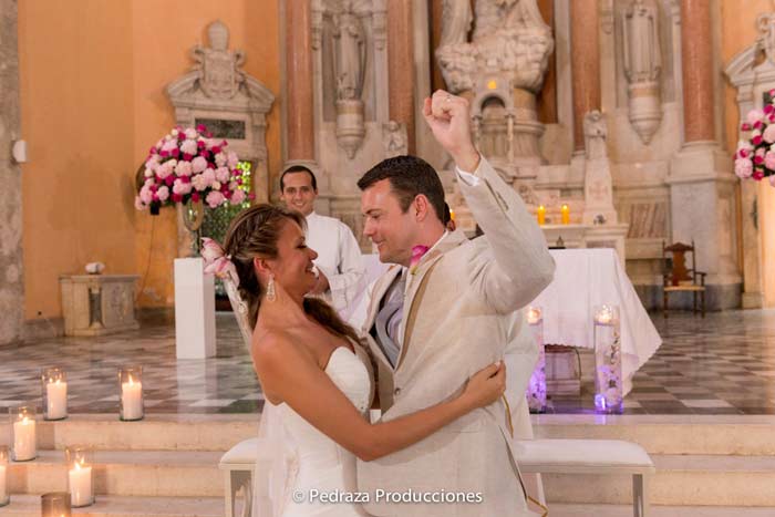 Wedding Planner in Cartagena Colombia. Professional event, reception, and ceremony planning. Exclusive for couples living abroad.