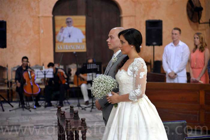 Wedding Planner in Cartagena Colombia. Professional event, reception, and ceremony planning. Exclusive for couples living abroad.