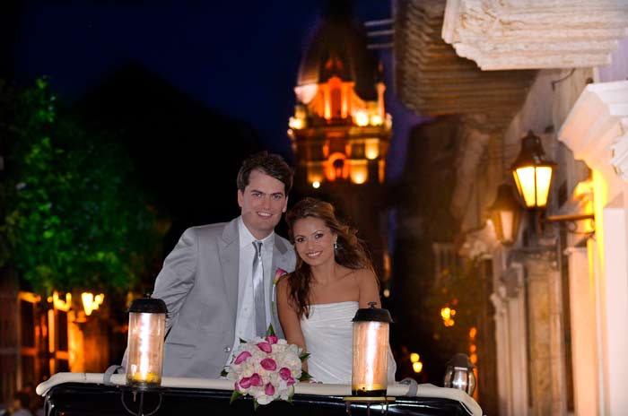 Wedding Planner in Cartagena Colombia. Professional event, reception, and ceremony planning. Exclusive for couples living abroad.