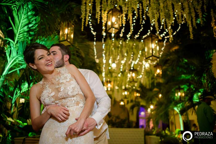 Wedding Planner in Cartagena Colombia. Professional event, reception, and ceremony planning. Exclusive for couples living abroad.