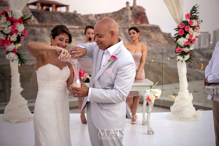Wedding Planner in Cartagena Colombia. Professional event, reception, and ceremony planning. Exclusive for couples living abroad.